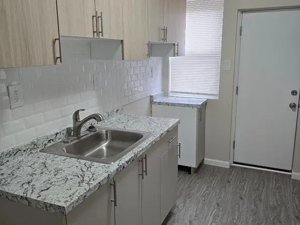 4948 Charles St, Philadelphia, PA 19124