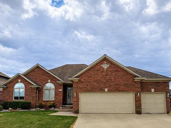 21724 Emanuel Dr, Macomb, MI 48044