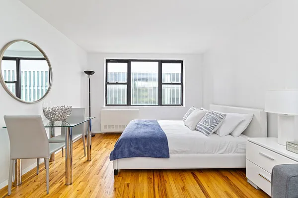 Sold by Compass | media 7