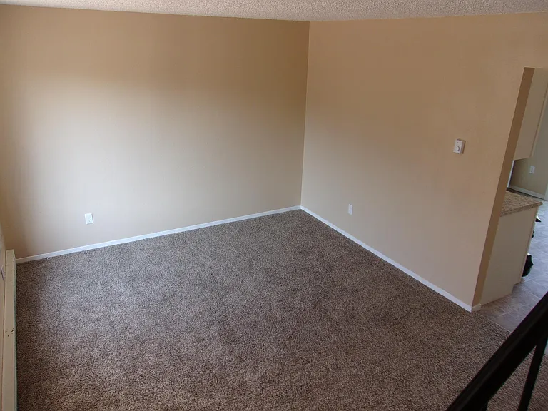 1138 Darby St — Photo 7