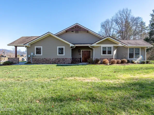 243 Bishops Cap Cir, Townsend, TN 37882