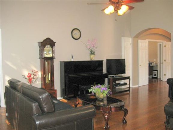 5th image of 11631 Sonoma Dr