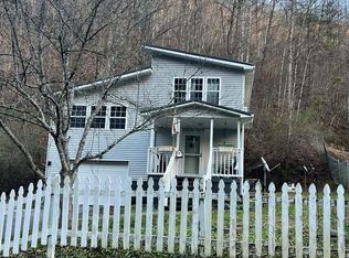 2458 Shelby Dry Frk, Shelbiana, KY 41562