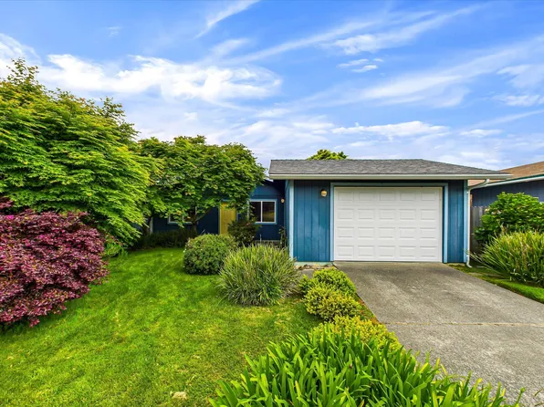 1517 Harden Dr, McKinleyville, CA 95519