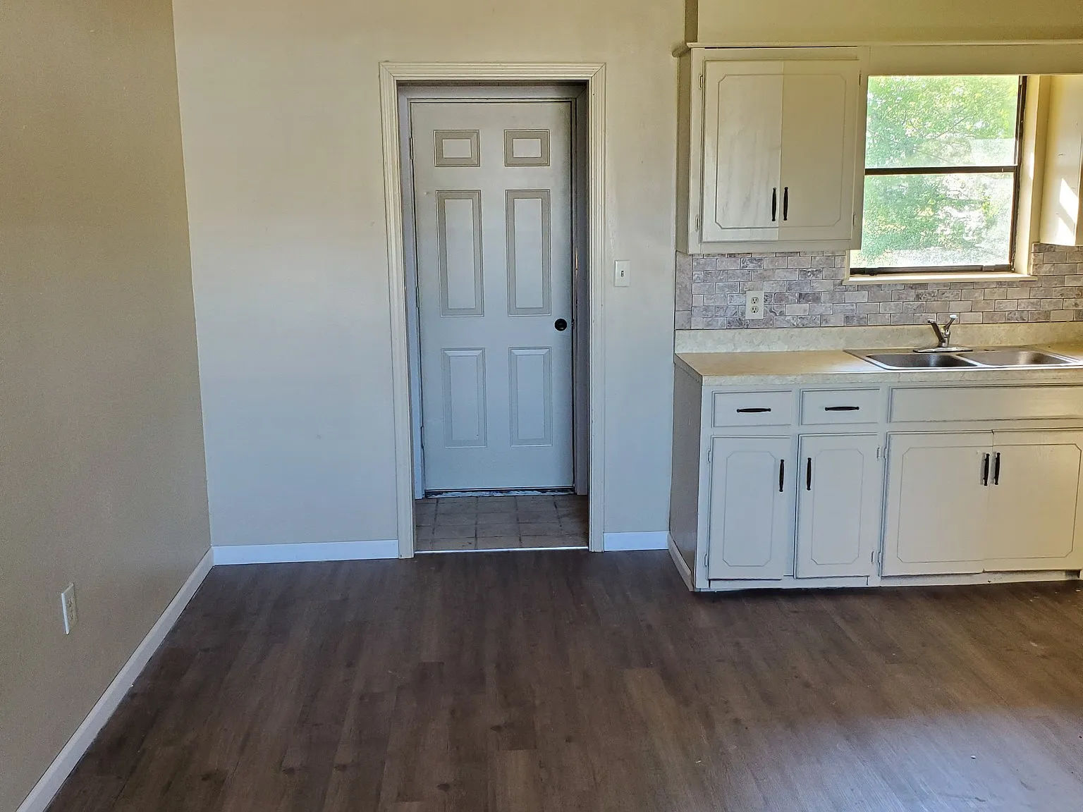 East County Estates Duplex — Photo 2