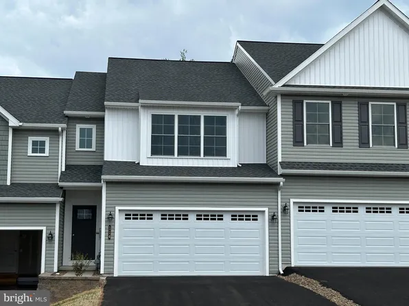 114 Magnolia Dr, Middletown, PA 17057