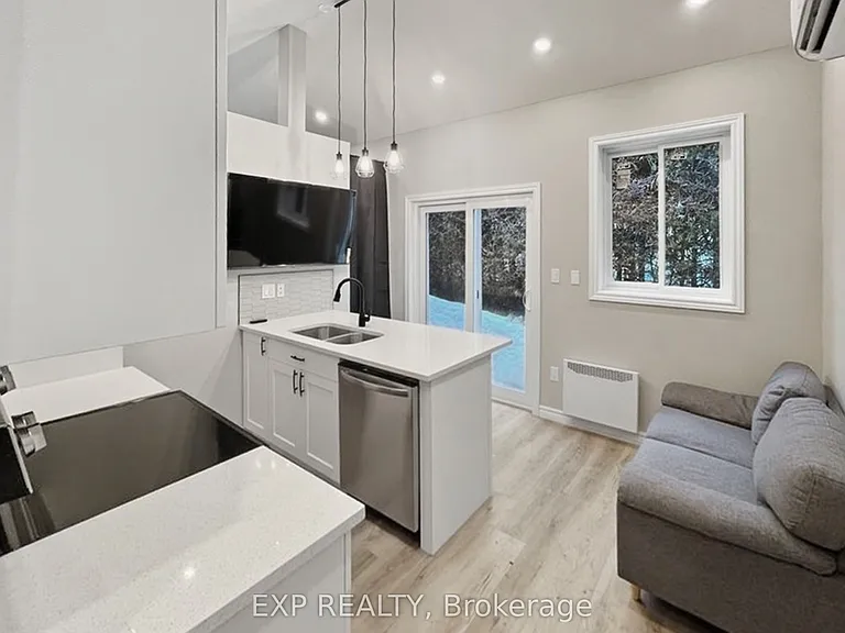 51 Raftus Sq #A — Photo 4