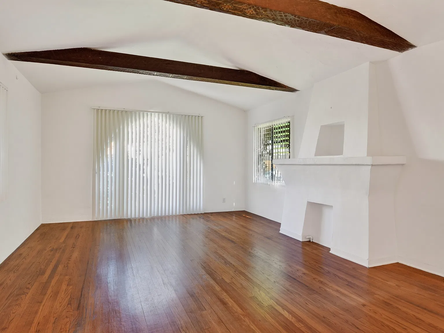 2 bed, 1200 sqft, $2,450 — Photo 3