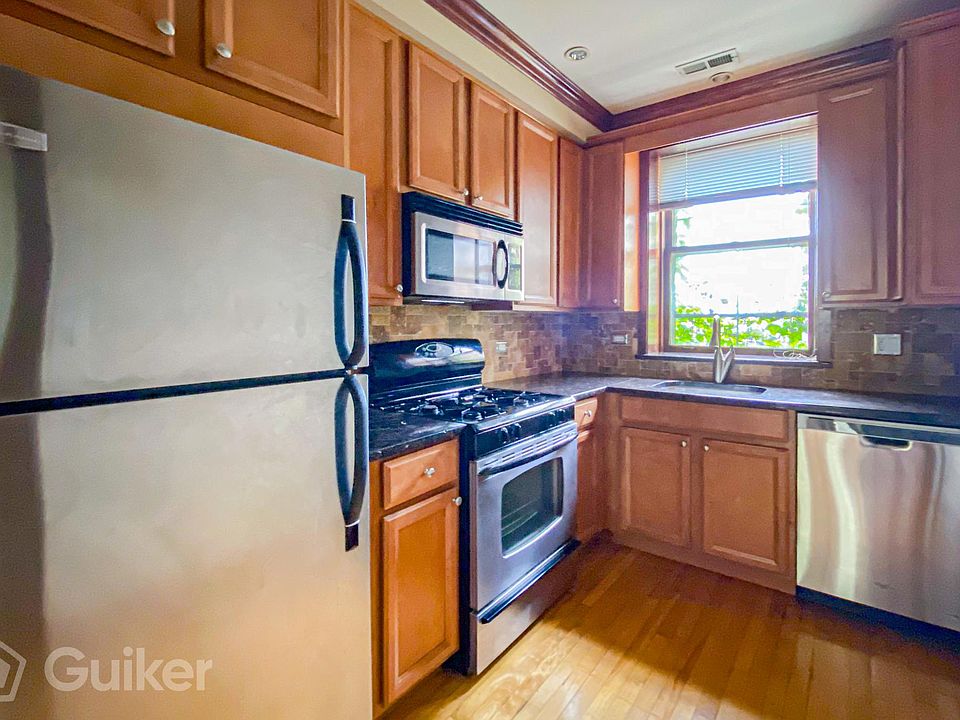 1st image of 4305 N Richmond St #3