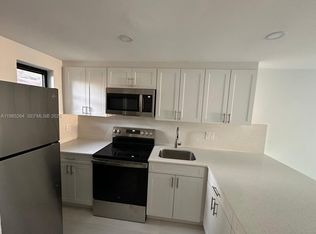 1901 NW South River Dr APT 33C, Miami, FL 33125