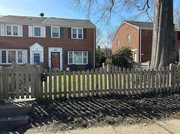 1432 Dogwood Dr, Alexandria, VA 22302