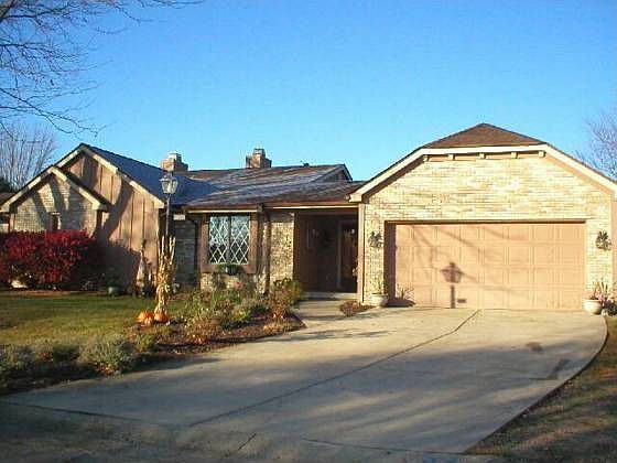 1st image of 493 Conestoga Ct