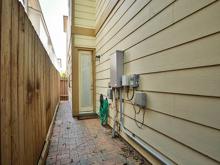 Side patio