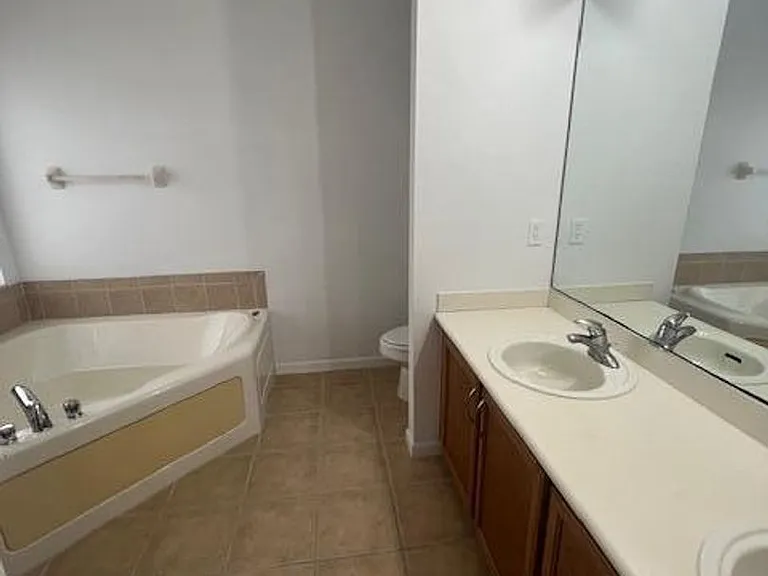 130 Newberry Ln — Photo 16