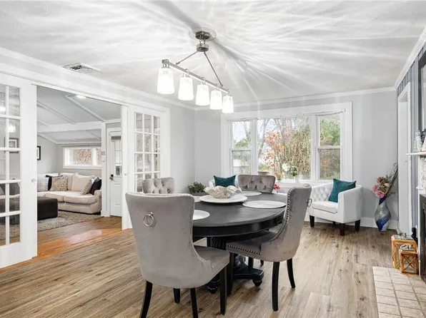 431 1st Ave, East Greenwich, RI 02818