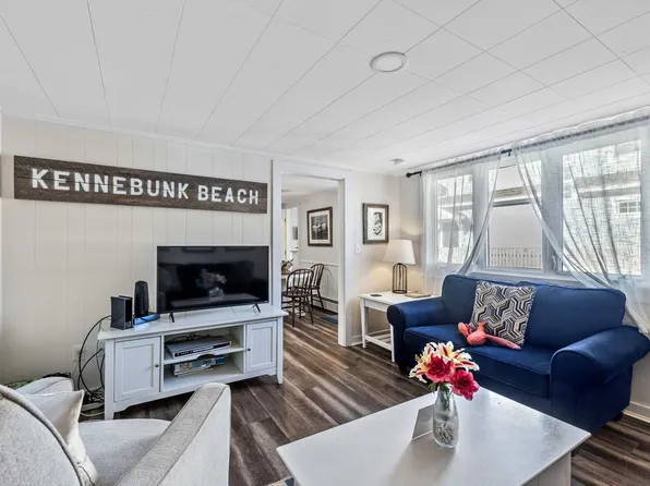8 Railroad Ave, Kennebunk, ME