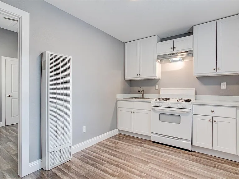 2482 E Scotts Ave — Photo 5
