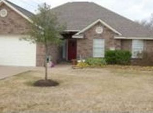 3907 Brighton Dr, Bryan, TX 77802