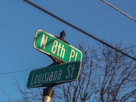 3rd image of 825 Louisiana St