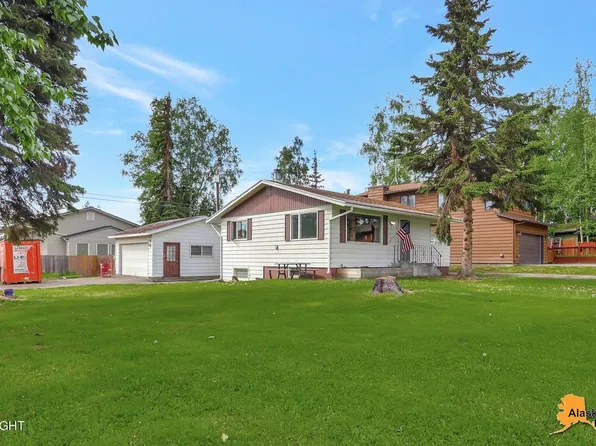 286 Fern Ln, Anchorage, AK 99504