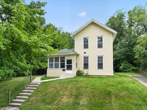 611 Oakhill Ave, Jackson, MI 49201