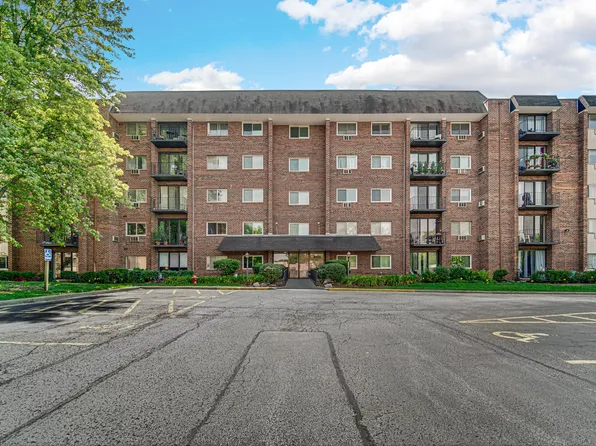 4721 Saint Joseph Creek Rd APT 4A, Lisle, IL 60532