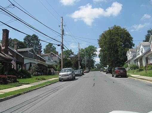 4th image of 29 W 2nd St