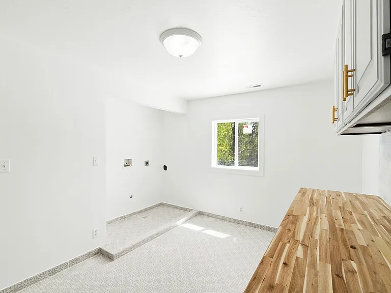 1630 E Ridgemark Dr — Photo 9