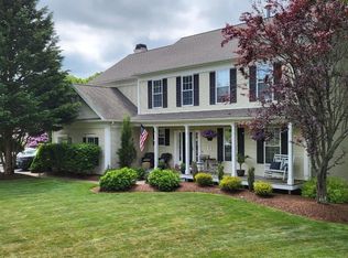 73 Castle Rocks Rd, Warwick, RI 02886