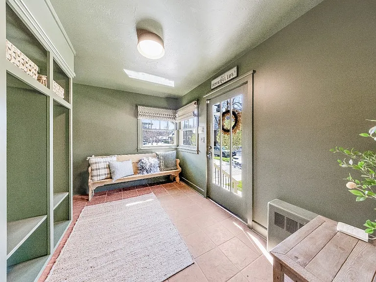303 E Olive St #1 — Photo 4