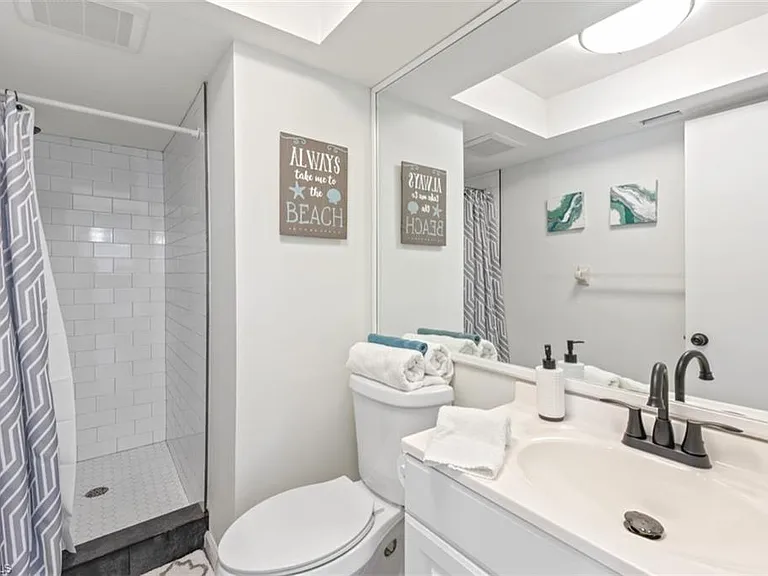 955 Iris Ct — Photo 10
