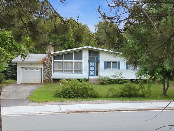 2nd image of 35 Pine Tree Road