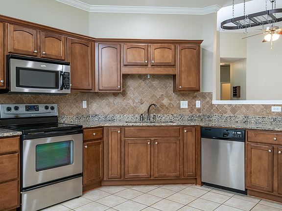 2nd image of 2804 Oxmoor Glen Dr