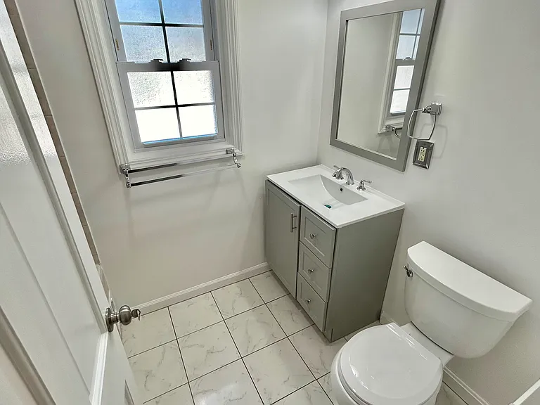 339 Glenwood Ave — Photo 8