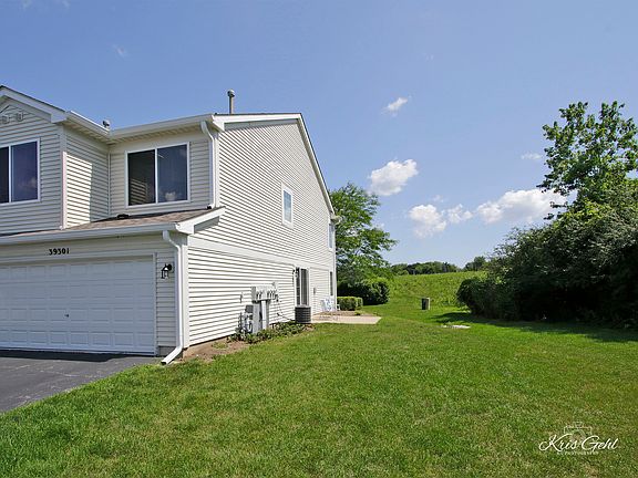 3rd image of 39301 N Melbourne Ct