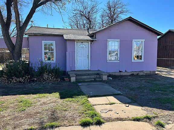 3rd image of 903 W 8th St