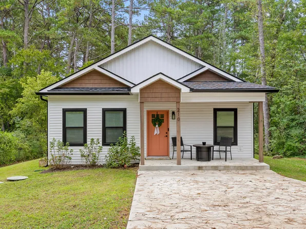 210 Neal Dr, Rossville, GA 30741