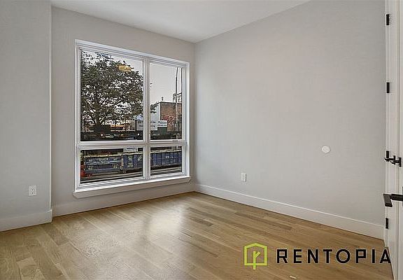 4th image of 426 Manhattan Ave #1B