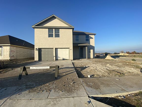 Quick Move In Home by Ashton Woods