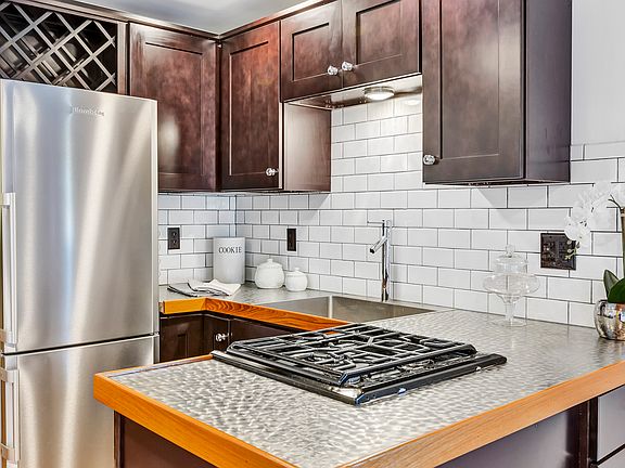 5th image of 2738 Westlake Ave N #36