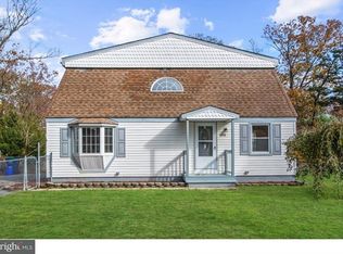 102 E Colton Ln, Williamstown, NJ 08094