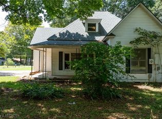303 7th St, Charleston, AR 72933