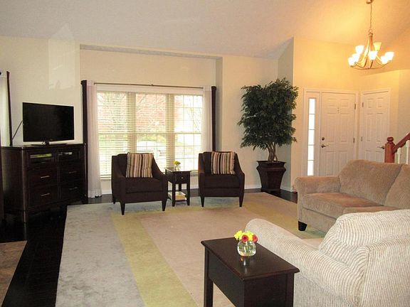 3rd image of 6027 Hathaway Ave
