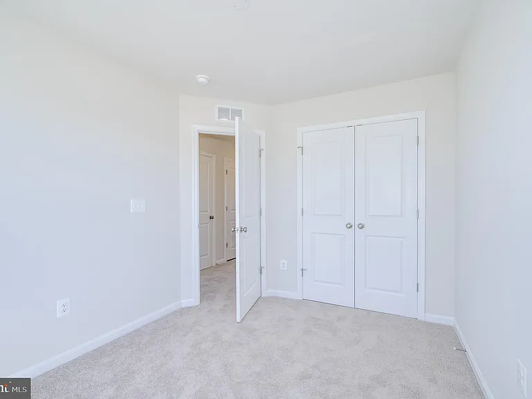 450 Seeback Dr — Photo 32