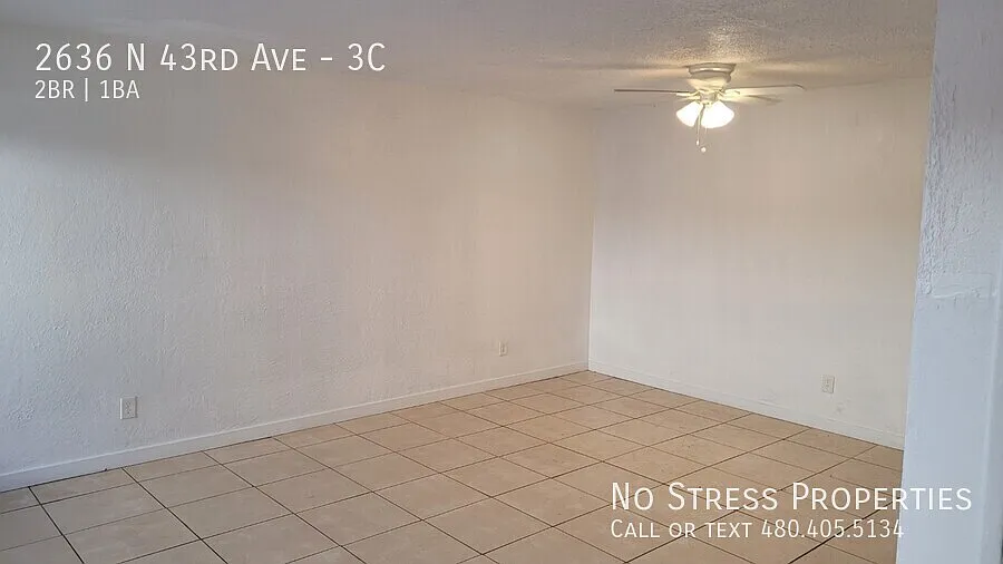 2 Bed Condo off 43rd Ave and Thomas! — Photo 3