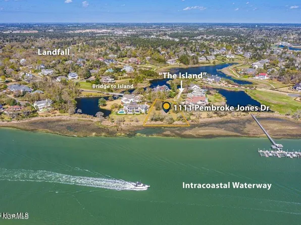 1111 Pembroke Jones Drive, Wilmington, NC 28405