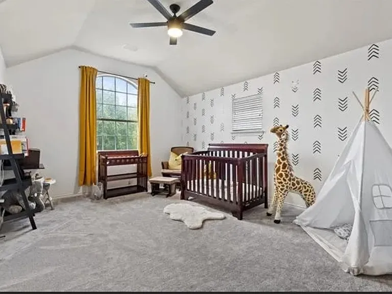 2051 Chisholm Trl — Photo 12