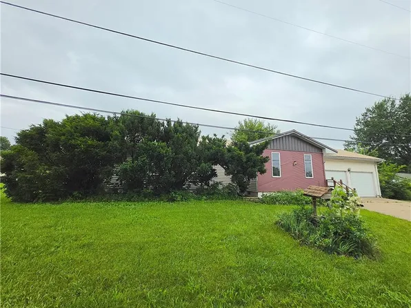 218 Warren Ave, Garnett, KS 66032