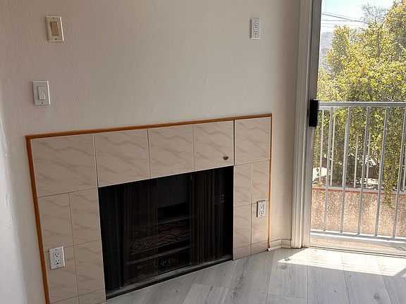 Gas tiled fireplace