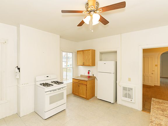4th image of 280 4th Ave Unit 2